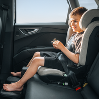 THULE Palm i-Size Kindersitzerhöhung mit Rückenlehne und Isofix