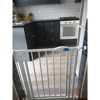 BETTACARE Auto-Close Türschutzgitter 75-82 cm (Weiss)