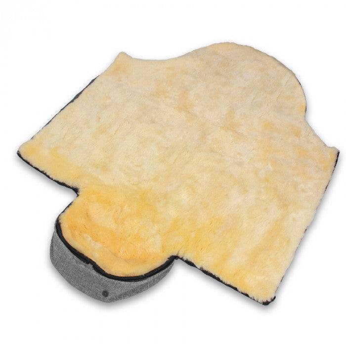Premium Lammfellfußsack (Schwarz/gold)