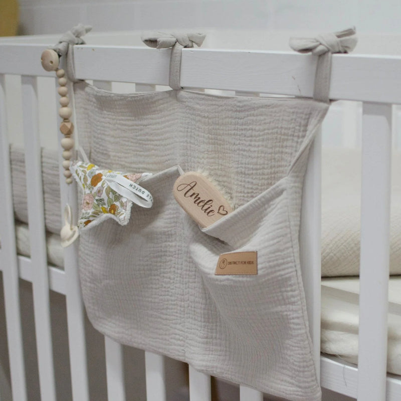 Distric4Kids Babybett Organizer | Musselin Baumwolle OEKO-TEX Aufbewahrung