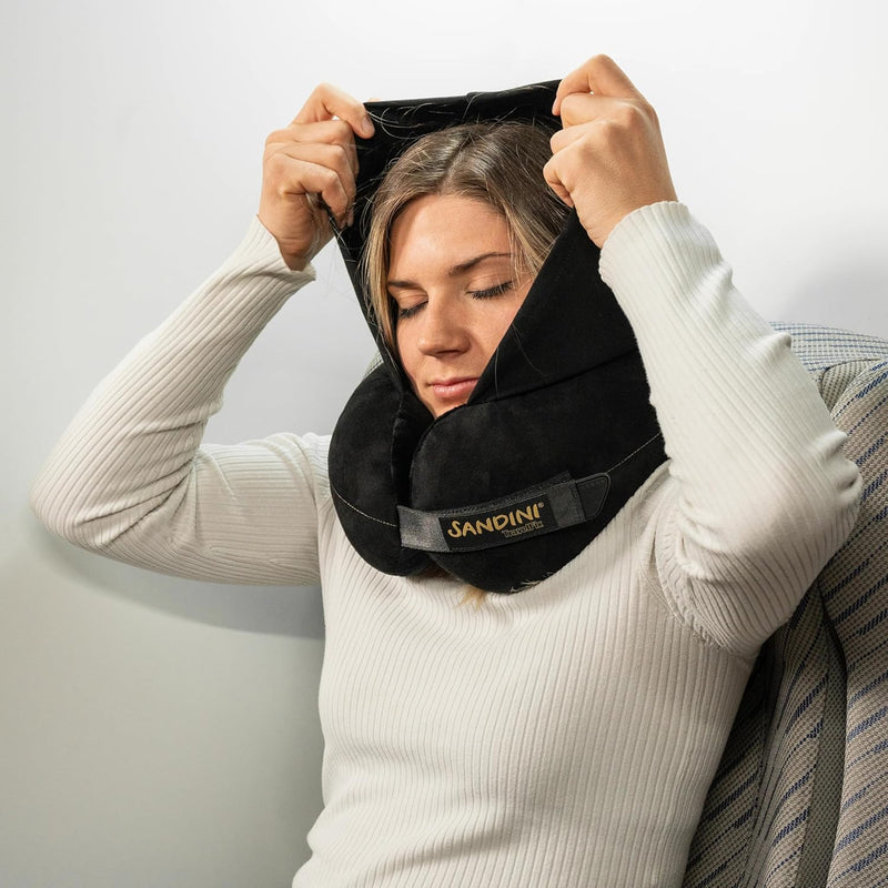 SANDINI TravelFix® Hoodie - Premium - Reisekissen mit integrierter Kapuze und Transporttasche