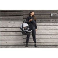 Thule Maple Babyschale im Alltag Bild 2