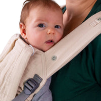 Aurora Sand Musselin Babytrage Halfbuckle