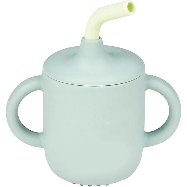 Trinkbecher mit Strohhalm