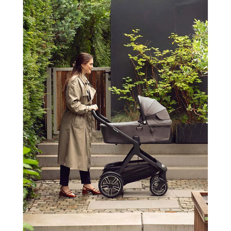 Nuna DEMI next Babywanne inkl. Regenschutz Modell 2026