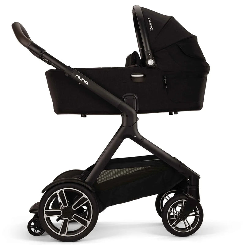 Nuna DEMI next mit Babywanne und PIPA urbn Babyschale im Set