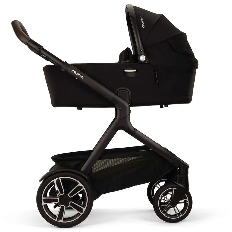 Nuna DEMI next mit Babywanne und PIPA urbn Babyschale im Set