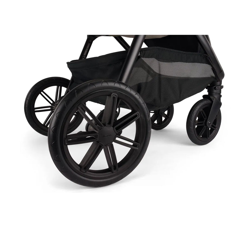 Nuna Triv Lx 6in1 mit Arra flex und Base Next 360