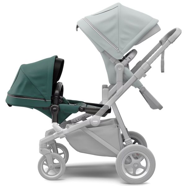 Thule Sleek Geschwisterwagen mit Babywanne und Zweitsitz in Soft Green